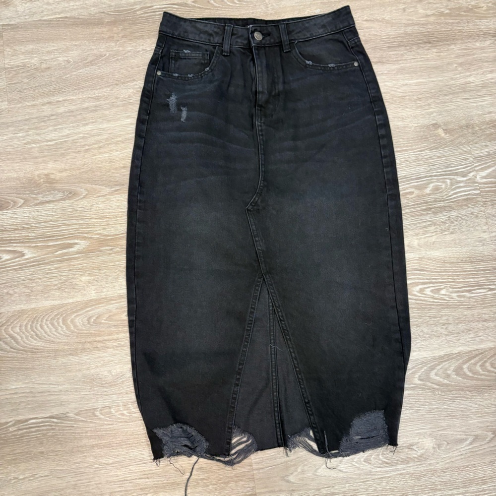 ZARA Black Distressed Denim Pencil Knee skirt sz S